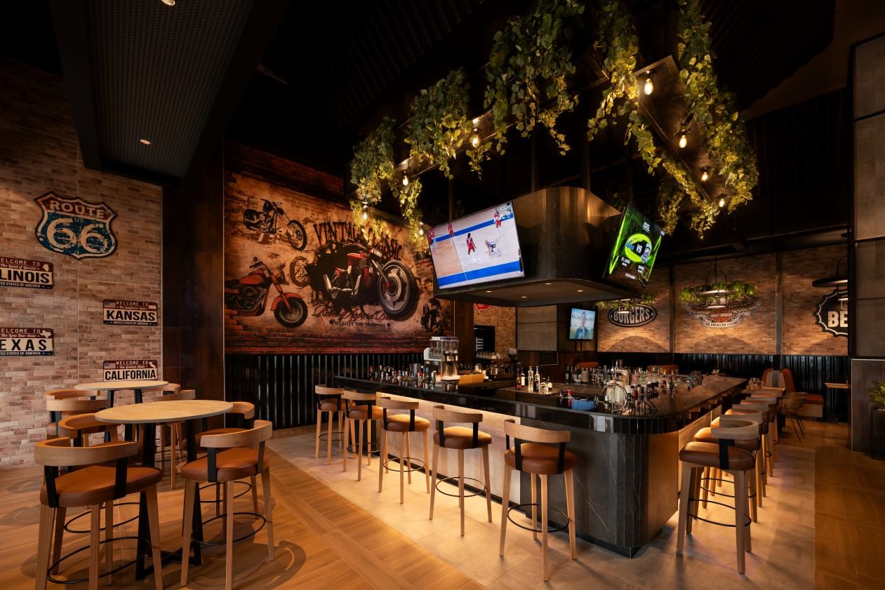American Country / Sports Bar at Riu Palace Peninsula