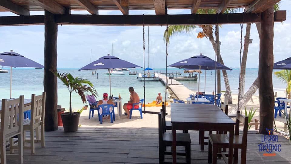 Playa Lancheros · La Casa del Tikin Xic, Isla Mujeres